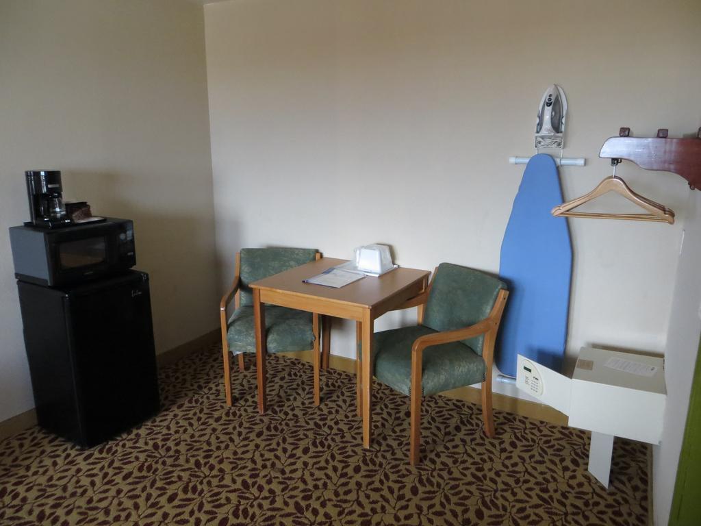 Roomba Inn & Suites - Daytona Beach Bagian luar foto